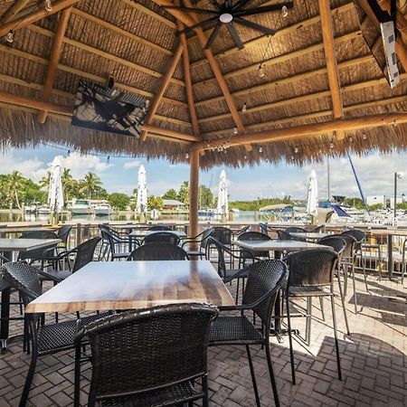 Marina Vibes - Sarasota Hotel South Bradenton Exterior photo