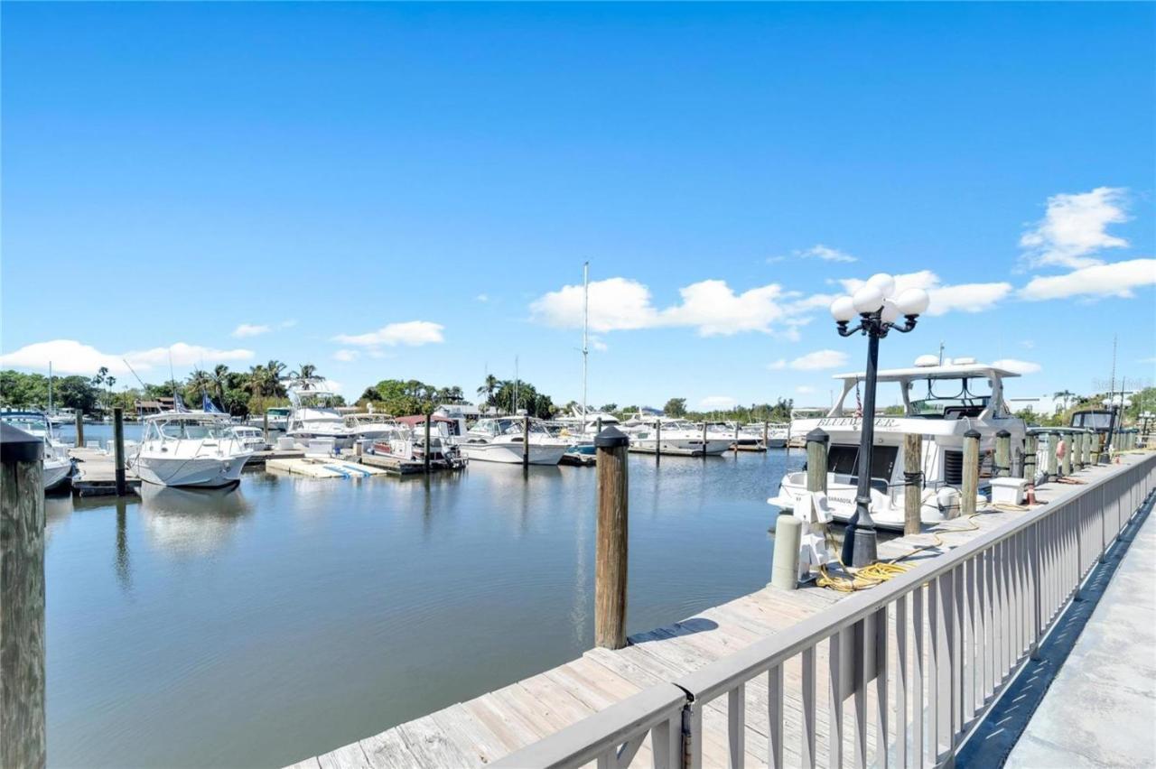 Marina Vibes - Sarasota Hotel South Bradenton Exterior photo