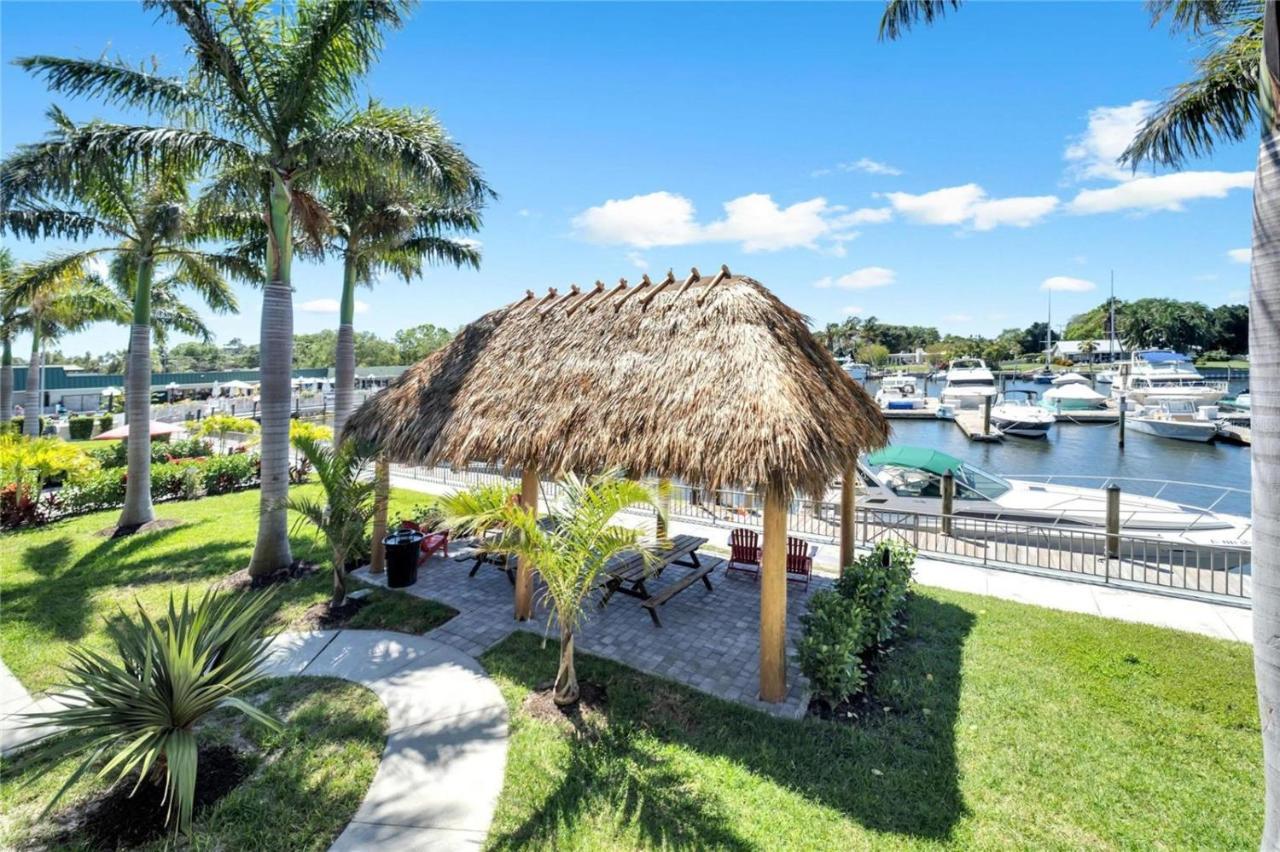 Marina Vibes - Sarasota Hotel South Bradenton Exterior photo