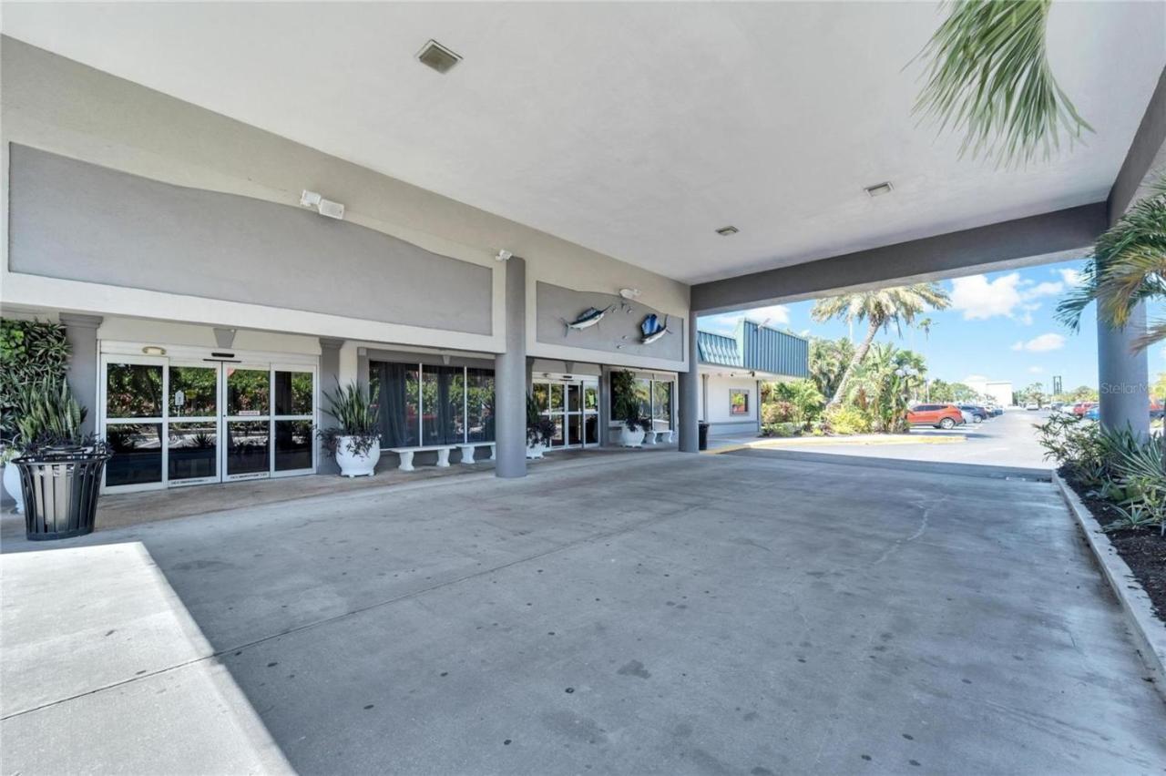 Marina Vibes - Sarasota Hotel South Bradenton Exterior photo