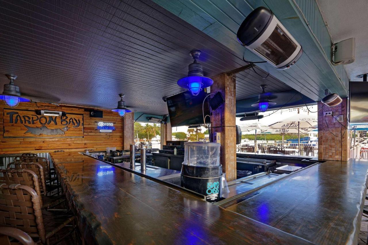 Marina Vibes - Sarasota Hotel South Bradenton Exterior photo