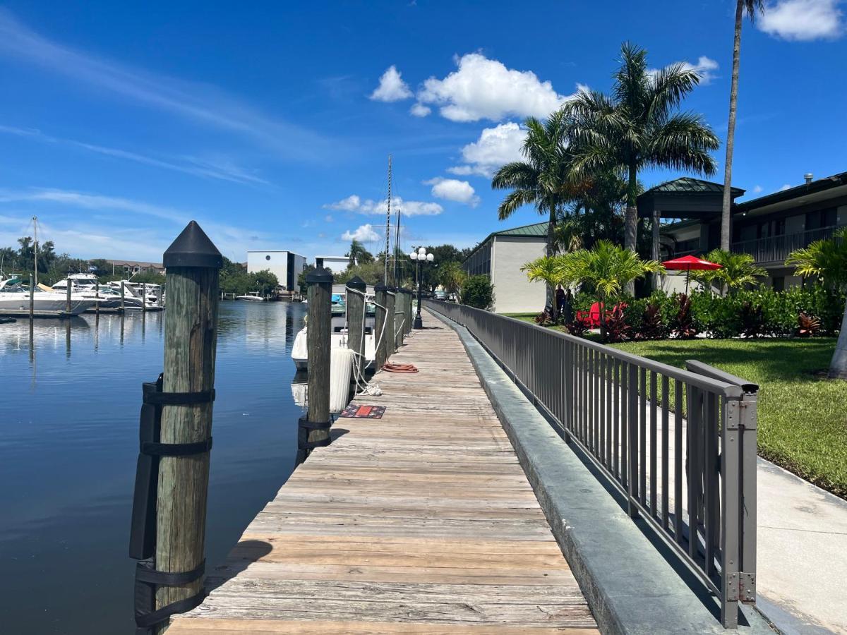 Marina Vibes - Sarasota Hotel South Bradenton Exterior photo