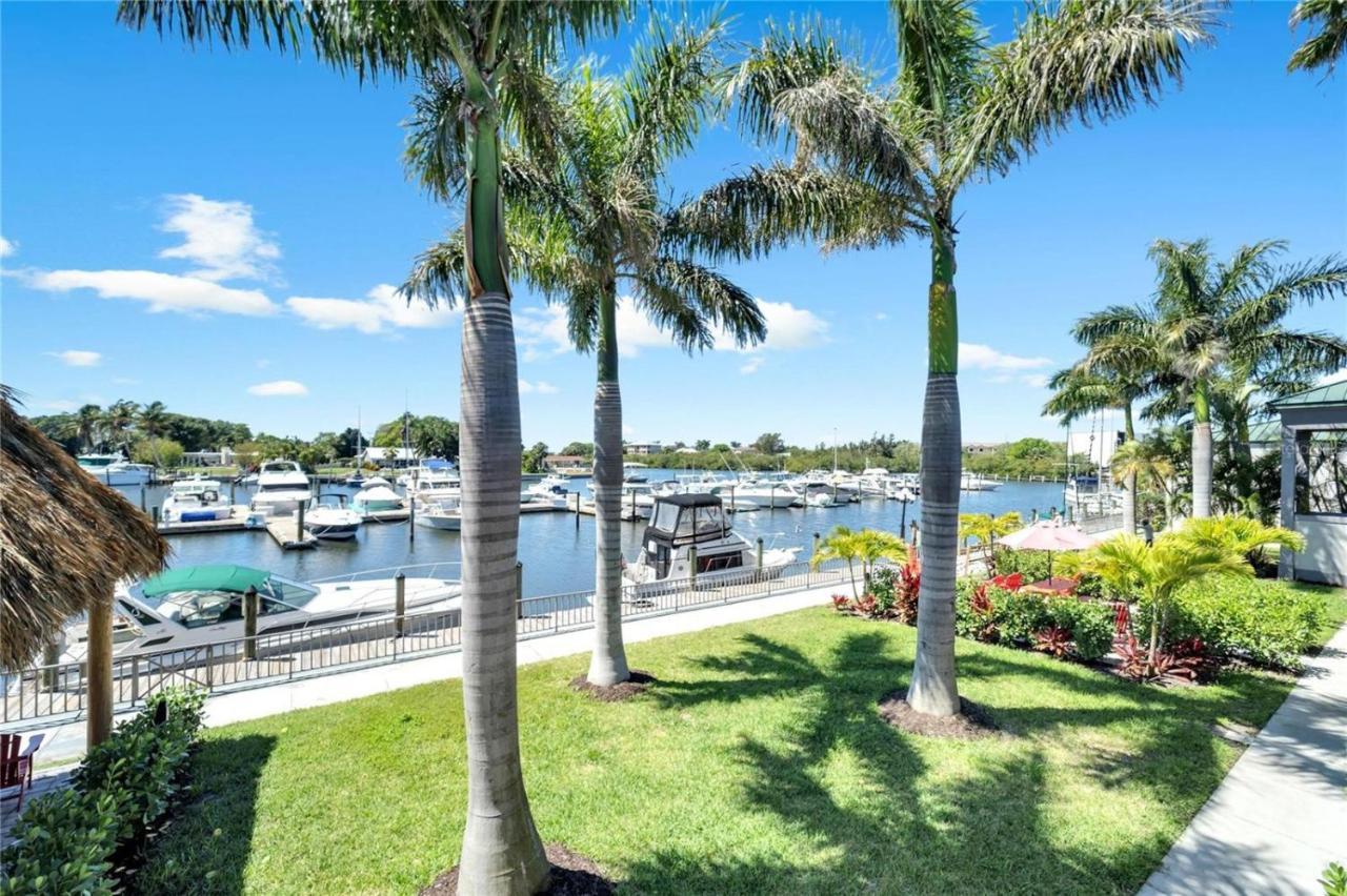 Marina Vibes - Sarasota Hotel South Bradenton Exterior photo